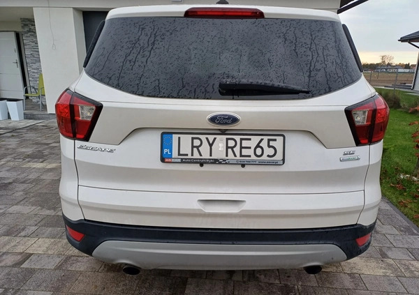 Ford Escape cena 56900 przebieg: 58000, rok produkcji 2019 z Ryki małe 22